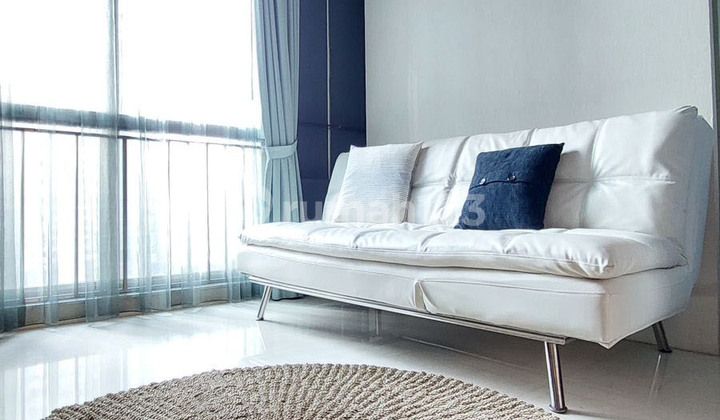Sewa Apartemen Residence 8 Senopati 2 Bedroom Lantai Sedang
