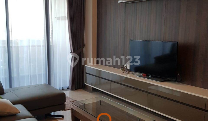 Sewa Apartemen District 8 Senopati 2 Bedroom Lantai Sedang