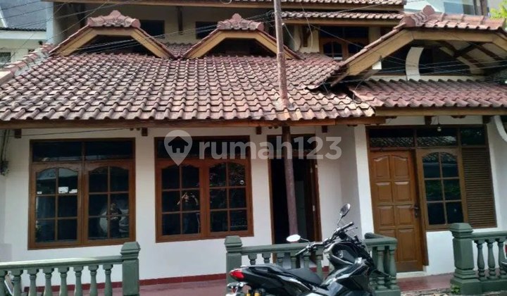 For Rent: Ready-to-Occupy House, Very Strategic Location in Dago, Bandung