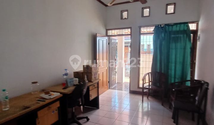 Comfortable and Strategic House in Taman Kopo Indah, Bandung