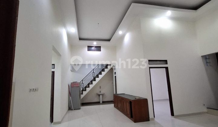 Spacious Ready-to-Live House in Antapani, Bandung Spacious Ready-to-Live House in Antapani, Bandung