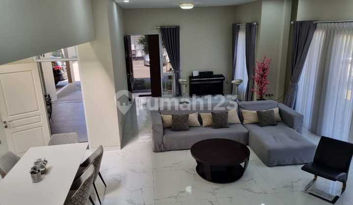 Rumah Hook 2 Lantai di Kota Baru Parahyangan, Bandung Rumah Hook 2 Lantai di Kota Baru Parahyangan, Bandung