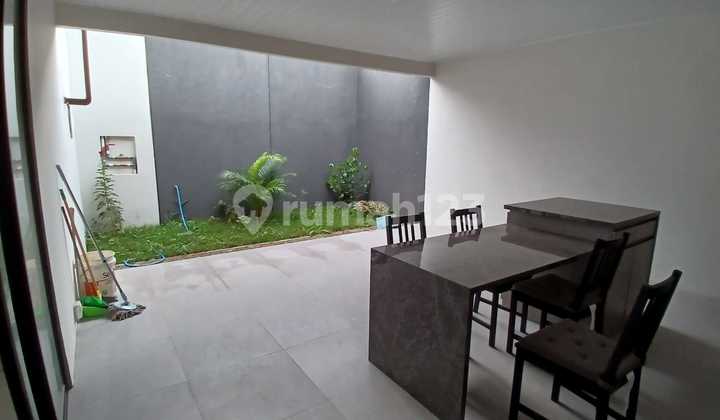 Rumah Minimalis 2 Lantai di Kota Baru Parahyangan 2