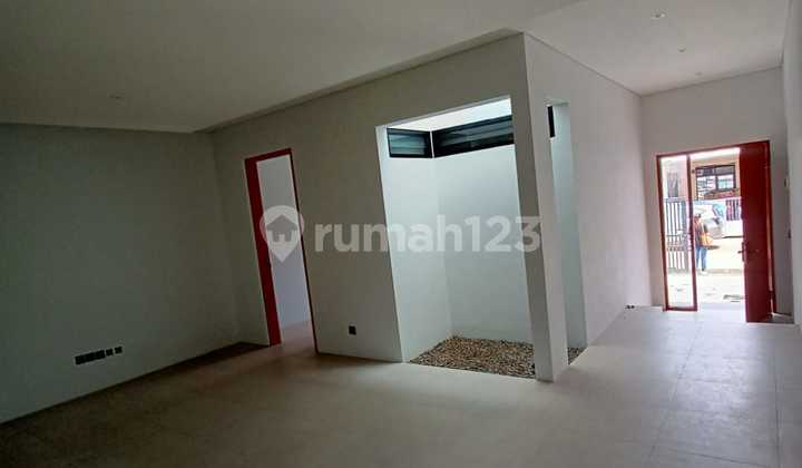 Paling Strategis! Rumah Modern di Taman Kopo Indah, Bandung