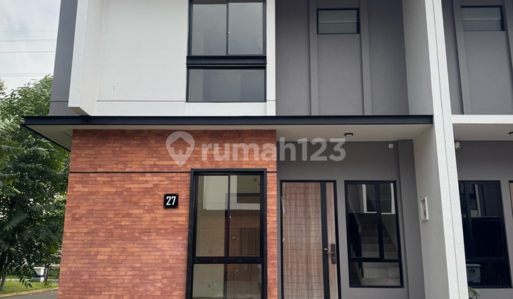 Siap Huni!! Rumah Hook di Sebelah Mall The Park Sawangan, Cuma 10 Menit ke Tol Pamulang