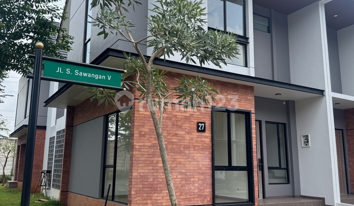 Ready to Move In!! Corner House Next to The Park Sawangan Mall, Only 10 Minutes to Pamulang Toll Road
