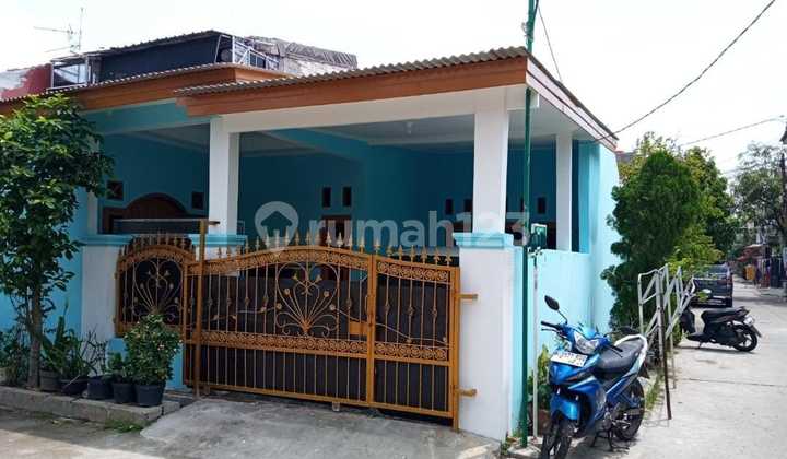 House in Villa Indah Permai Golden City, Teluk Pucung, North Bekasi.
