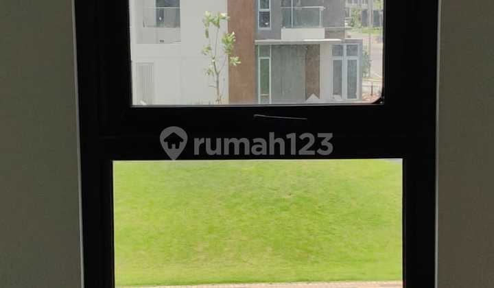 House in Sumarecon Crown Gading 2