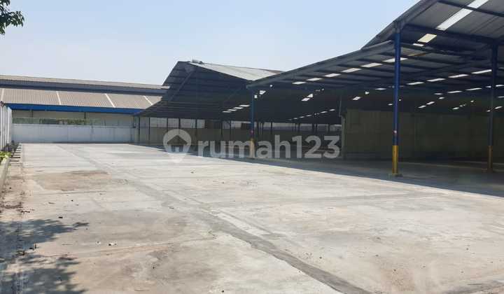 Warehouse on Jalan Raya Narogong Bekasi