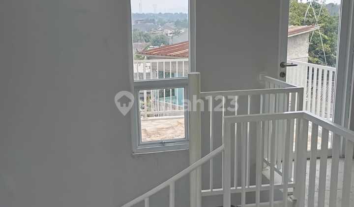 Dijualrumah Siap Huni 2 Lantai Bebas Biaya 2