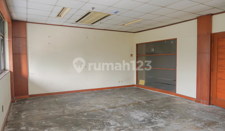 Ruang Kantor Strategis - Graha Pos Indonesia (Lantai 3)