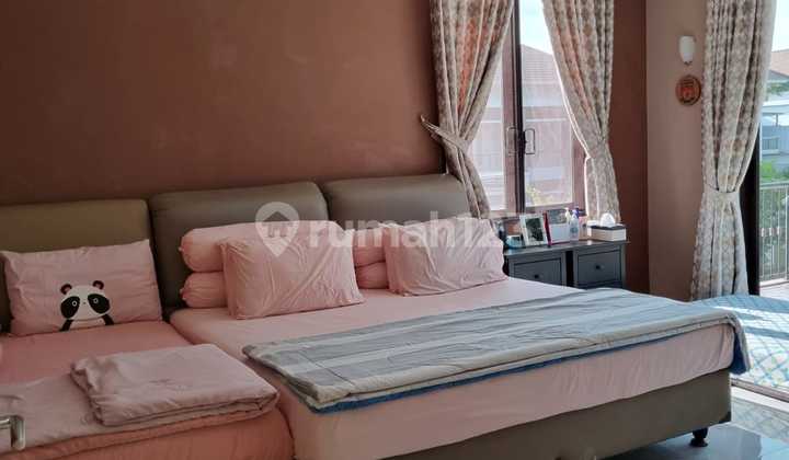 Rumah Dijual Turun Harga 3 Lantai Posisi Hook di Alam Sutera 2