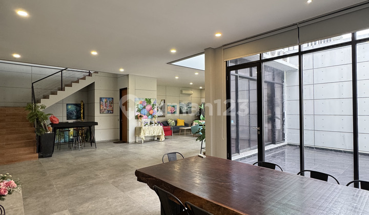 Rumah dengan View Danau Hadap Selatan di Gading Serpong 2