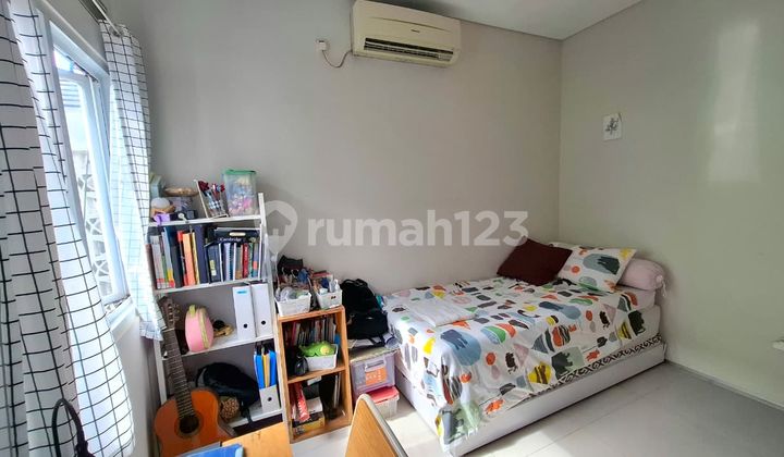 Rumah Cantik Siap Huni Sertifikat SHM Hadap Selatan, Bintaro Jaya 2