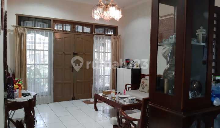 East-Facing House with SHM Legality Near MRT Fatmawati East-Facing House with SHM Legality Near MRT Fatmawati
