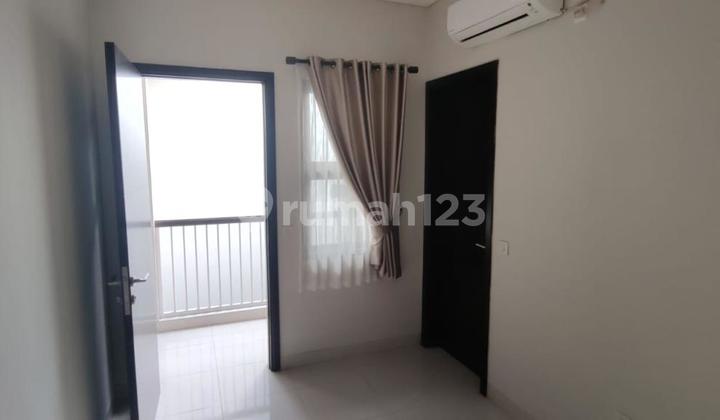 Rumah Semi Furnished Disewa Tahunan Lokas Strategis, BSD Tangsel