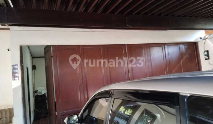 Rumah SHM Dekat ke Blok M dan Fatmawati 6 Kamar di Cilandak 2