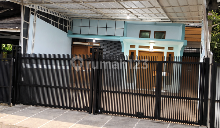 Rumah Cantik Luas Dekat Pintuk Tol Cisalak