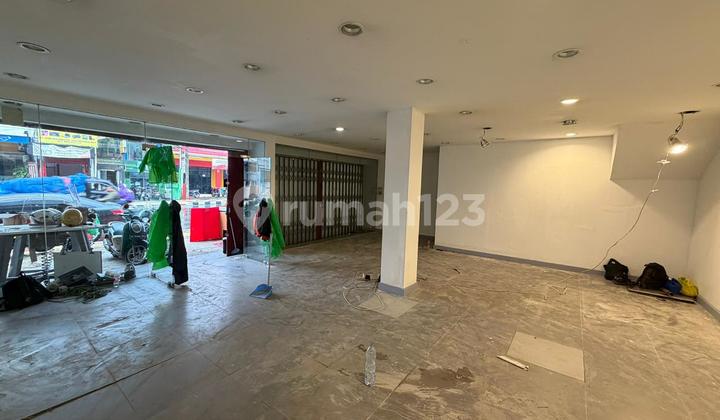 For Rent: Adjacent Shophouse on Ui Access Road in Depok Near a Prestigious Campus 2
