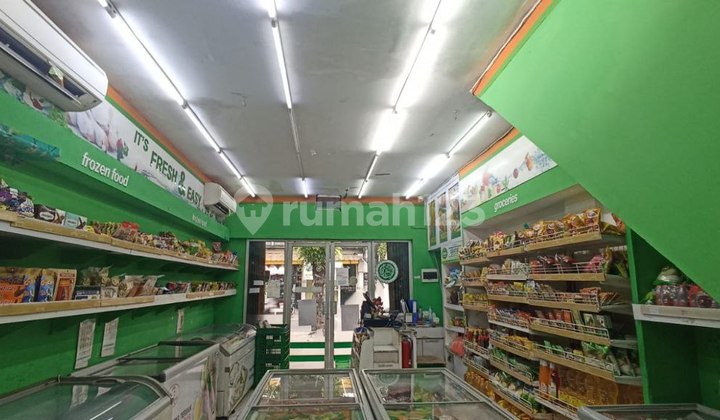 For Rent: Shop House in a Busy and Densely Populated Area 2