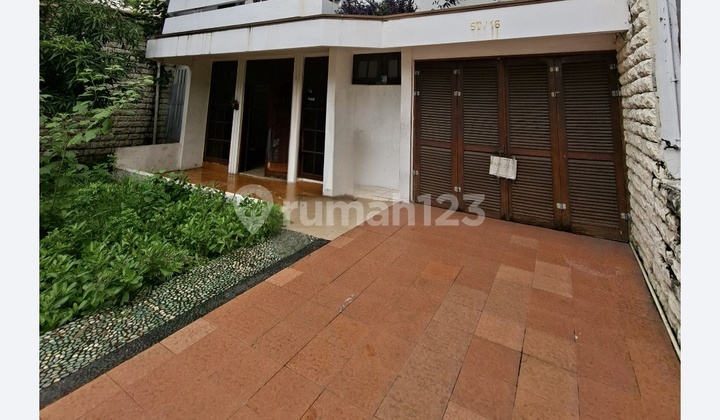 Dijual Rumah di Taman Ratu bisa Buat Usaha