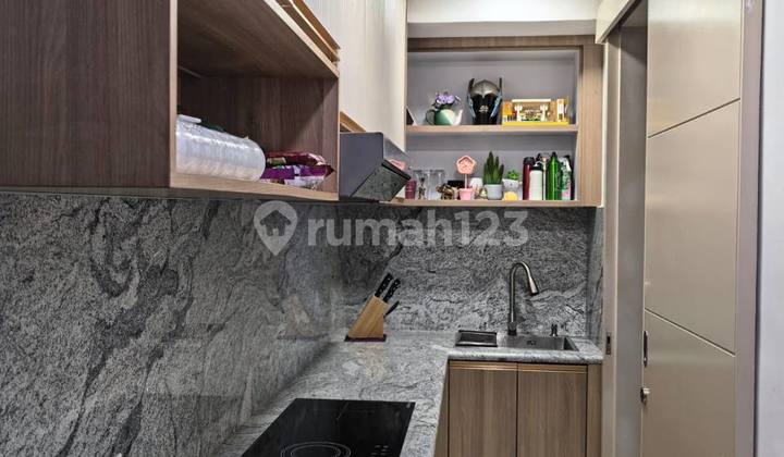 Jual/Sewa Apartemen La Riz Mansion Lantai 2, Private Lift, View City