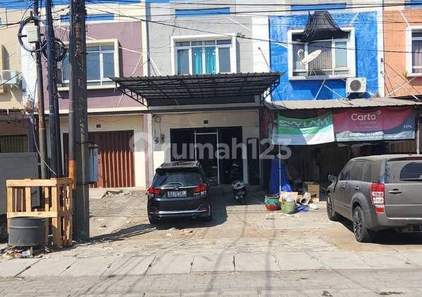 For Sale: Ruko in Puri Gununganyar Regency, Strategic Location Opposite Indomaret, Directly on Main Road. 2