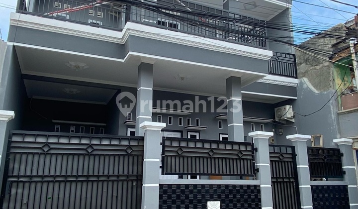 Dijual Rumah Strategis di Kalibaru Dijual Rumah Strategis di Kalibaru
