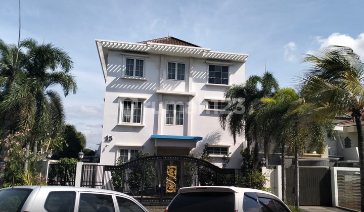 Dijual Rumah Mewah SHM di Pantai Indah Kapuk Dijual Rumah Mewah SHM di Pantai Indah Kapuk