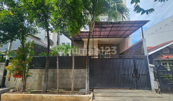 Dijual Lelang Rumah 2 Lantai di Gading Griya Lestari