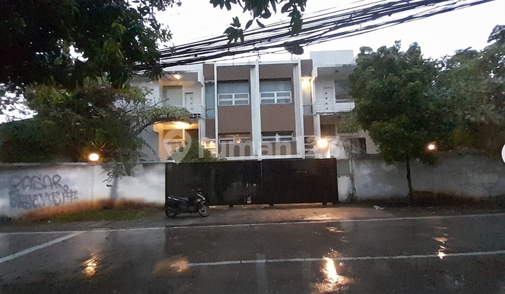 Strategic House for Auction