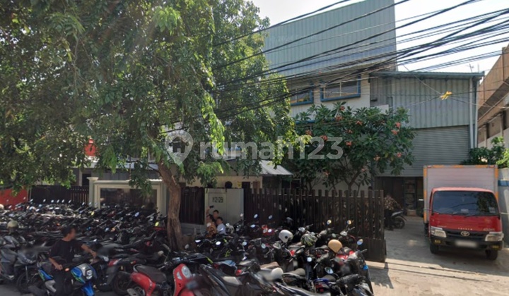 Warehouse in Sunter 1387.0 M² HGB