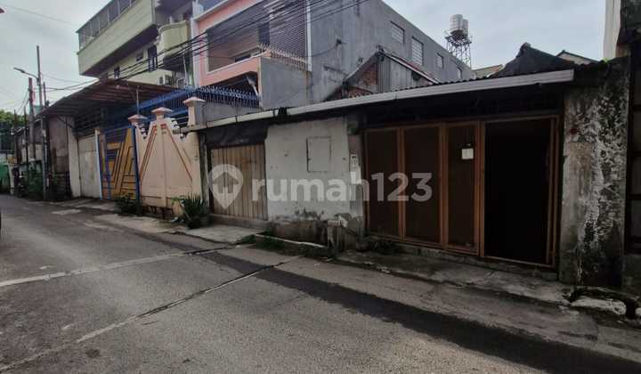 Dijual Rumah Murah Hitung Tanah Lokasi Strategis di Jln Arwana Jembatan Dua Raya, Jakarta Utara
