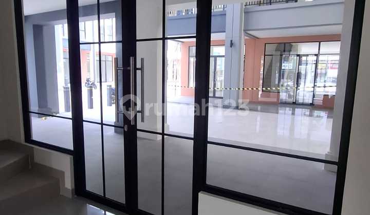 Siap Huni, Ruko, Gandeng 2, Hook, 3 Lantai, di The Hudson