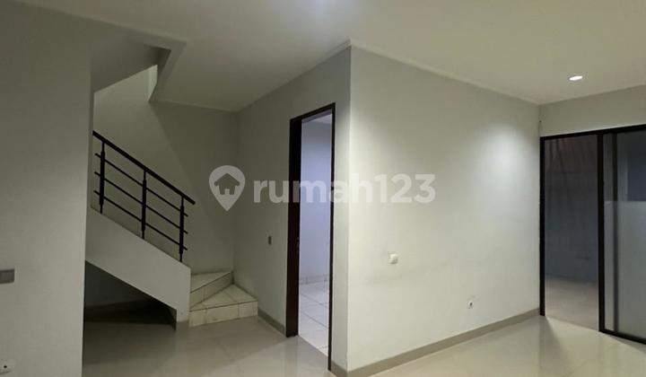 Siap Huni, Rumah, di Serenade Lake