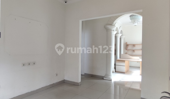 Siap Huni, Rumah, 2 Lantai, Dekat Pusat Perbelanjaan 2