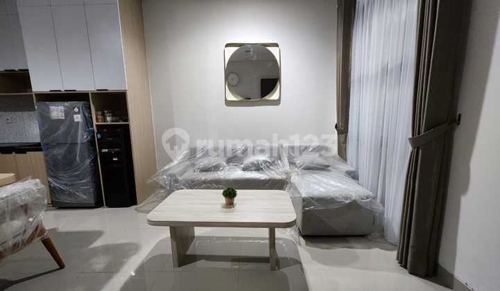 Siap Huni, Rumah, 2 Lantai, Full Furnished, di Vanya Park 2