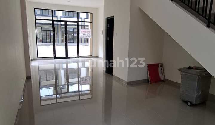 Siap Huni, Ruko, 3 Lantai, di The Hudson Siap Huni, Ruko, 3 Lantai, di The Hudson