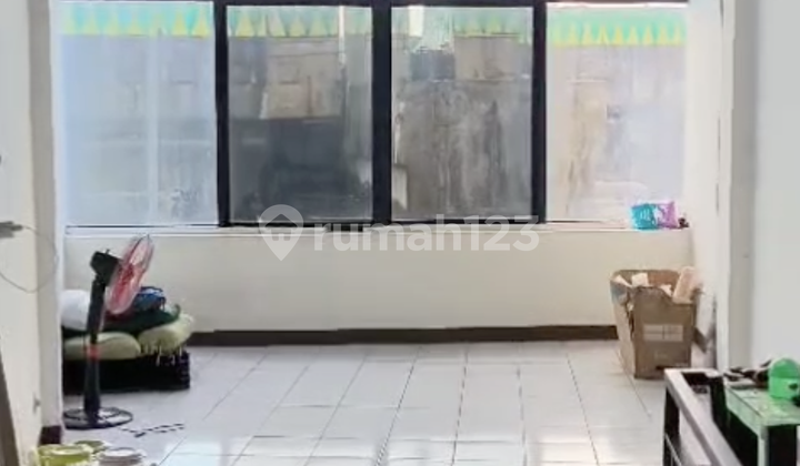 Shop House, 3 Floors, Freehold Certificate, in Wolter Monginsidi