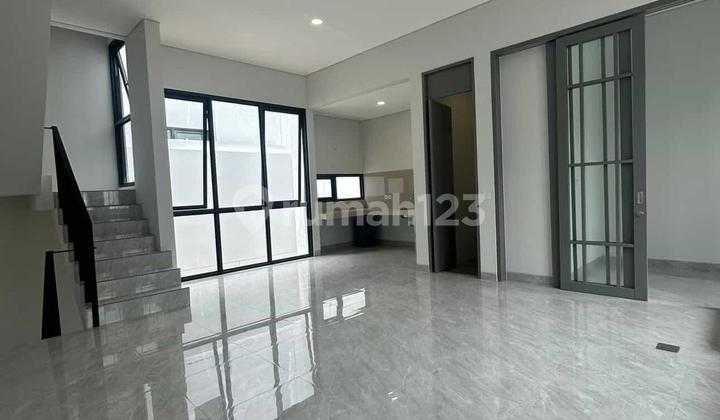 Rumah, 3 Lantai, di Greenwich 1