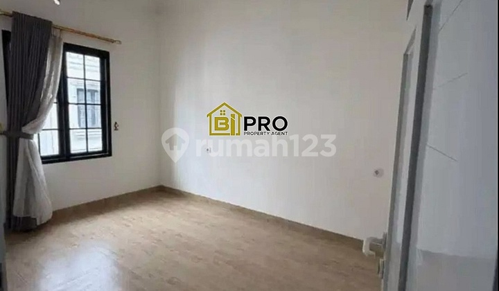 Dekat Akses Tol Rumah Dua Lantai Siap Huni di Jual di Kukusan Depok 2