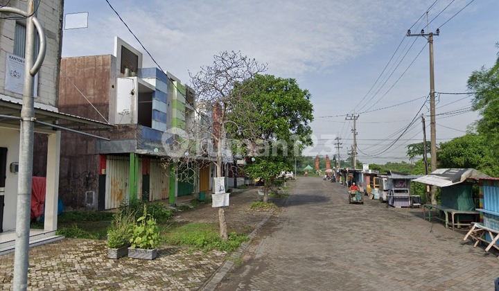 For Sale, House, In The Graha Residence Housing Complex Block Ar-8, Tropodo Village, Krian, Sidoarjo 2