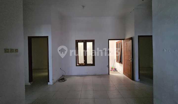 Di Jual Rumah, di Kelurahan Taman Madiun 2