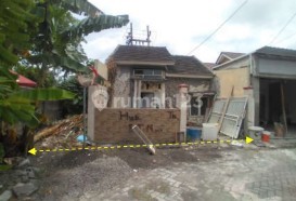 For Sale House Graha Tirta Regency Complex Block C No 05 Village: Hulaan Subdistrict: Menganti Regency: Gresik