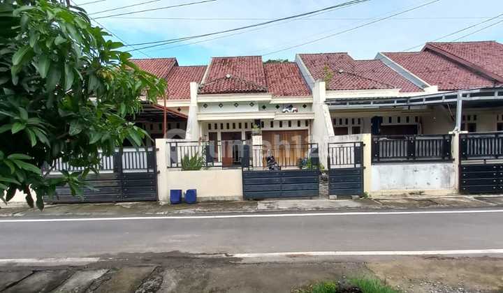Di Jual Rumah,Di Jln : Gedong No 55 Kel. : Banjarejo Kec. : Taman Kab : Madiun
