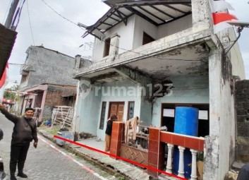 Di Jual Rumah,Di Perum Griya Kencana Gang Nangka Blok 31 No 35 Kelurahan Mojosarirejo Driyorejo Gresik