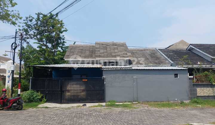 Di Jual Rumah, di Perum Gading Indah Utara Regency Iii Vii/33 Kel. : Bulak Kec. : Bulak Kab : Surabaya