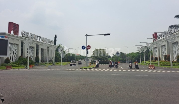 For Sale House, In Perum Grand Pakuwon Cluster Queensland Block Jg 2 No 112, Tambaksarioso Village, Asemrowo, Surabaya 2