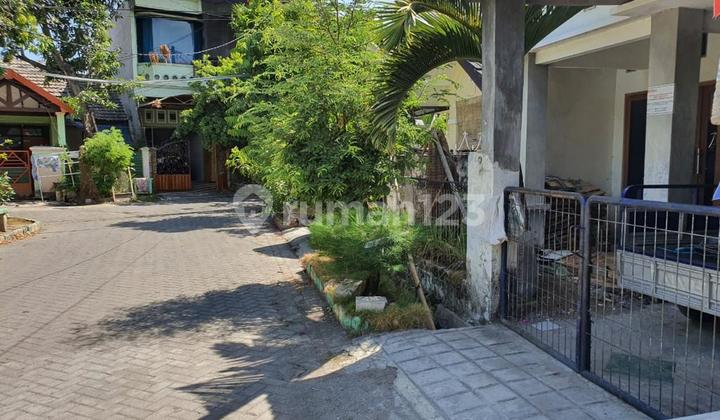 For Sale House, In Taman Siwalan Indah Housing Complex Block D No 02, Kepatihan Village, Menganti, Gresik. 2