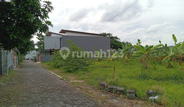 Tanah Jogja Tinggal 2 Kavling Selatan Ambarukmo Plaza